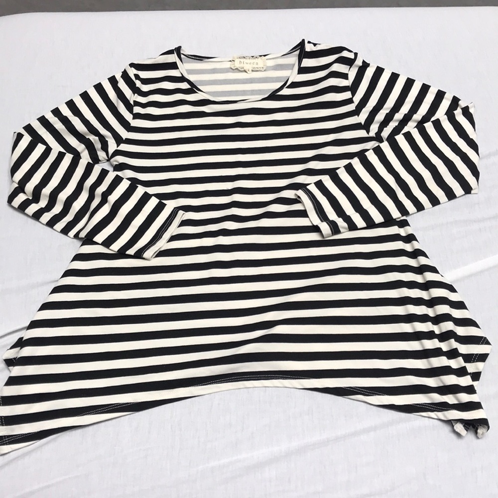 2 shirts - Picture 5 of 6